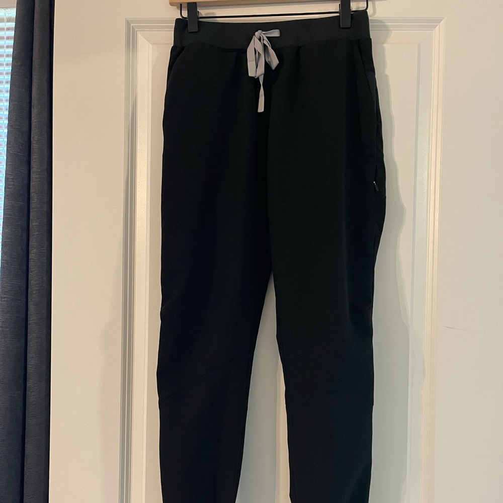 Figs skinny jogger scrub pants